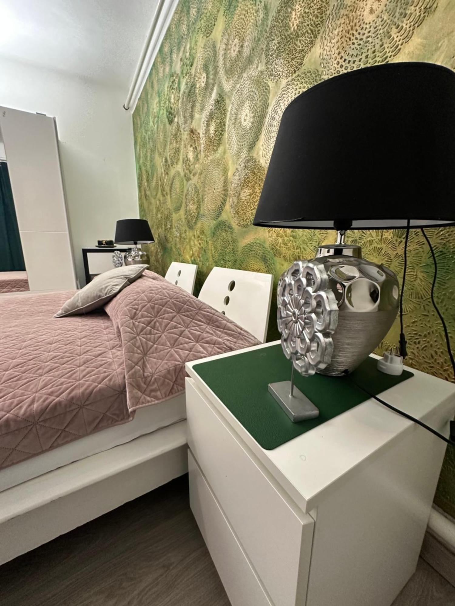 Airport17 Bed & Breakfast *
